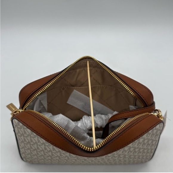 Michael Kors Large EW Crossbody Bag & Jet Set Travel MD ZA Card Case Wallet - Picture 9 of 10